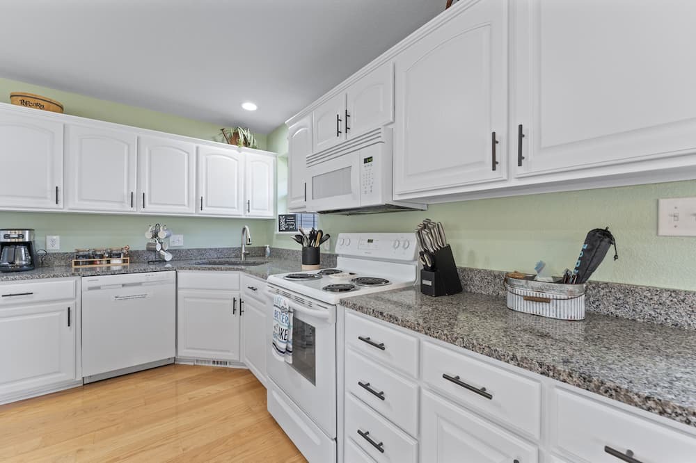 Photo of Kitchen in Rockaway Beach