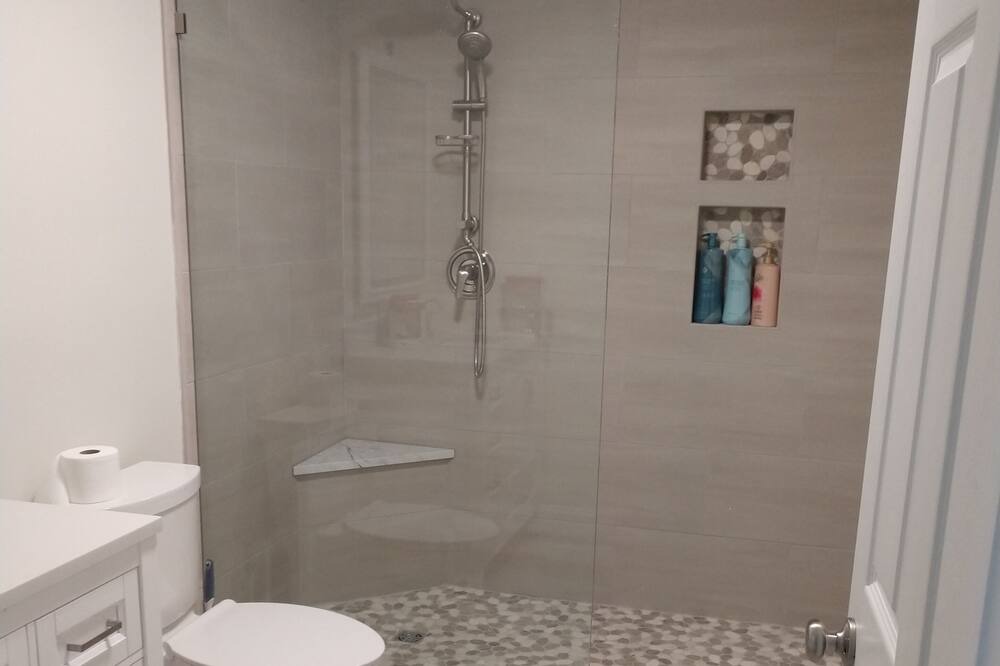 Photo of Bathroom in Marion