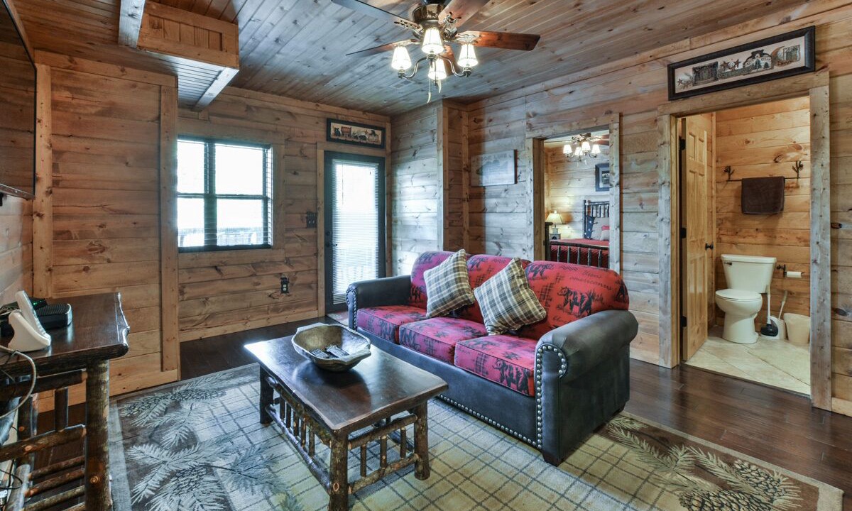 Photo of Livingroom in Branson Cedars