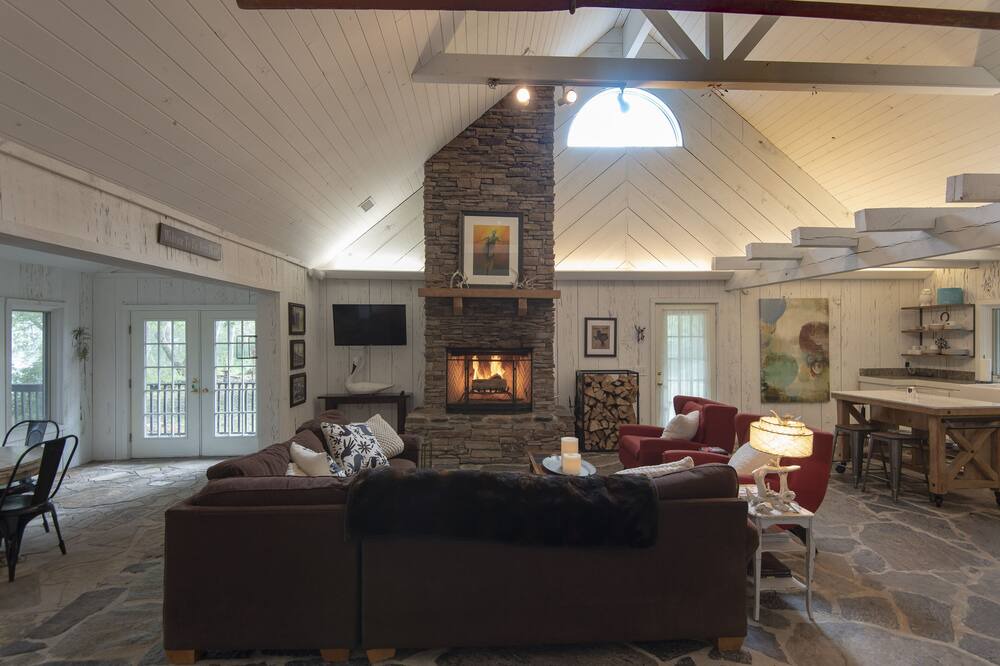 Photo of Livingroom in Wilburn