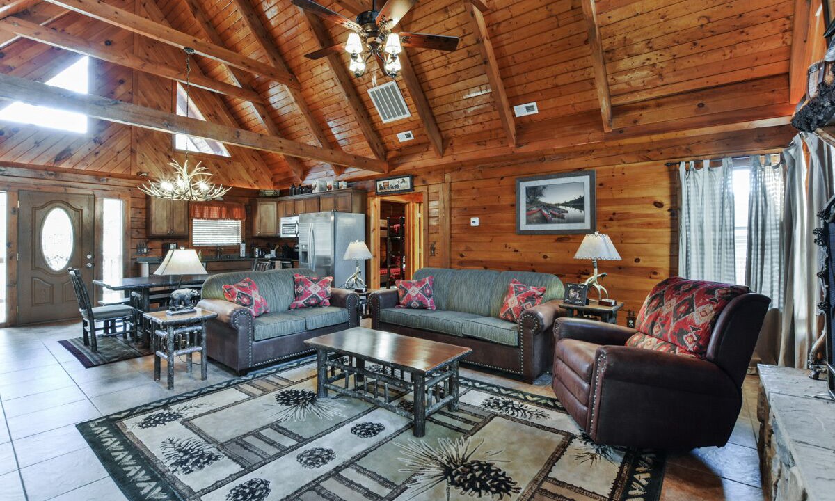 Photo of Livingroom in Branson Cedars