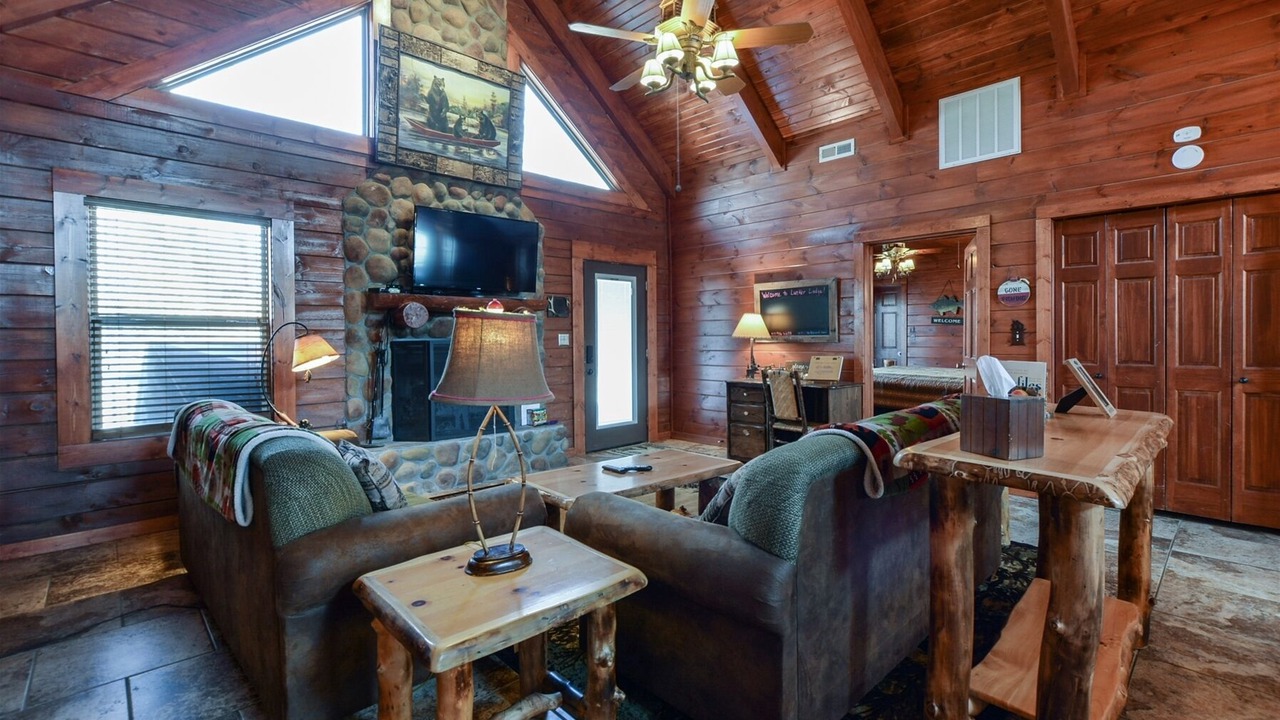 Photo of Livingroom in Branson Cedars