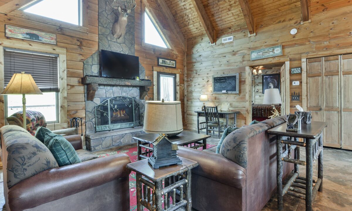 Photo of Livingroom in Branson Cedars