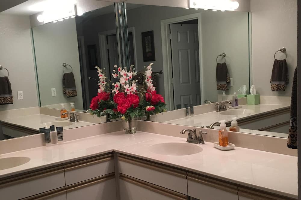 Photo of Bathroom in Branson