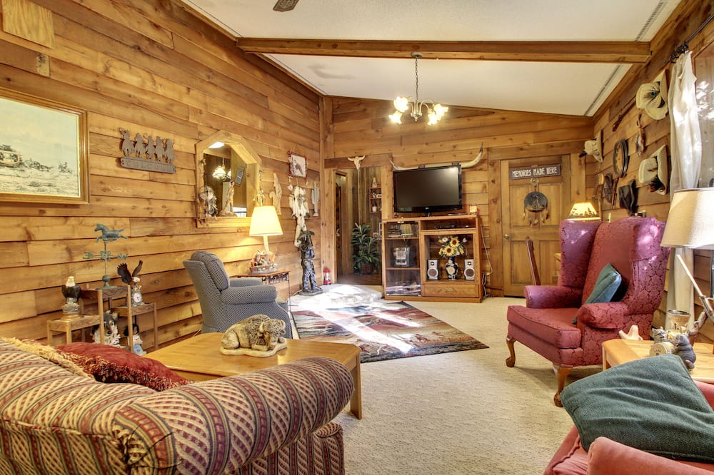 Photo of Livingroom in Benton