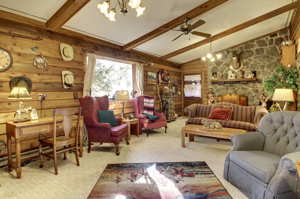 Photo of Livingroom in Benton