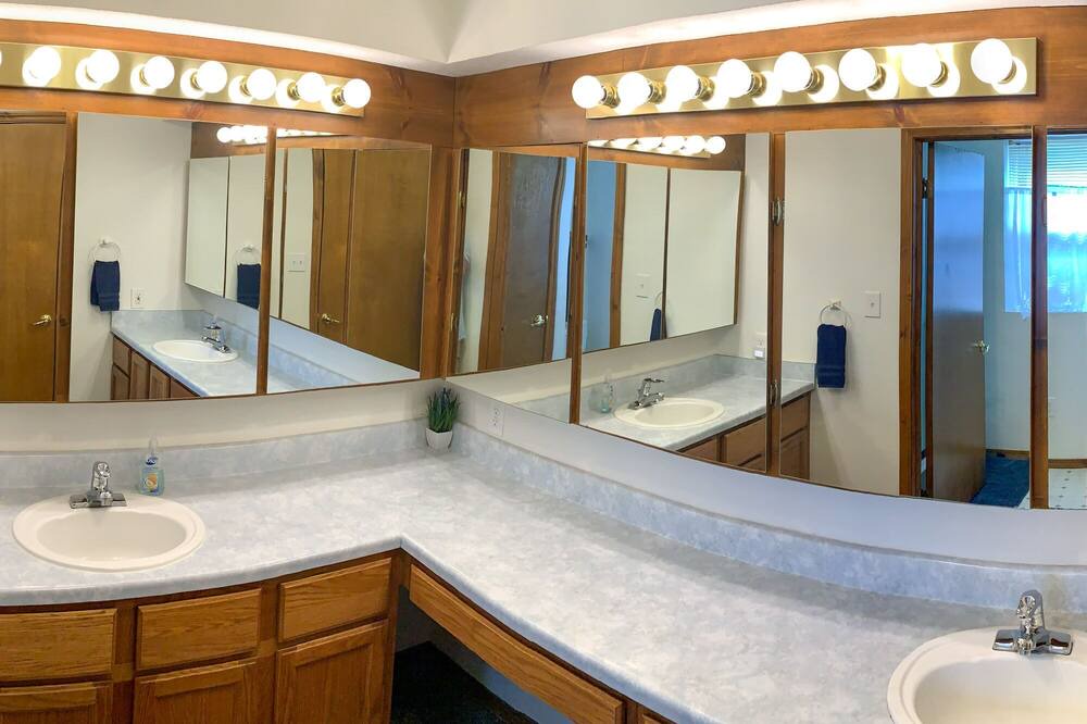 Photo of Bathroom in Branson