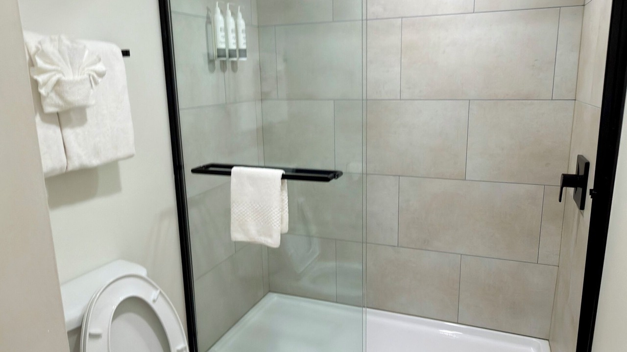 Photo of Bathroom in Kodak