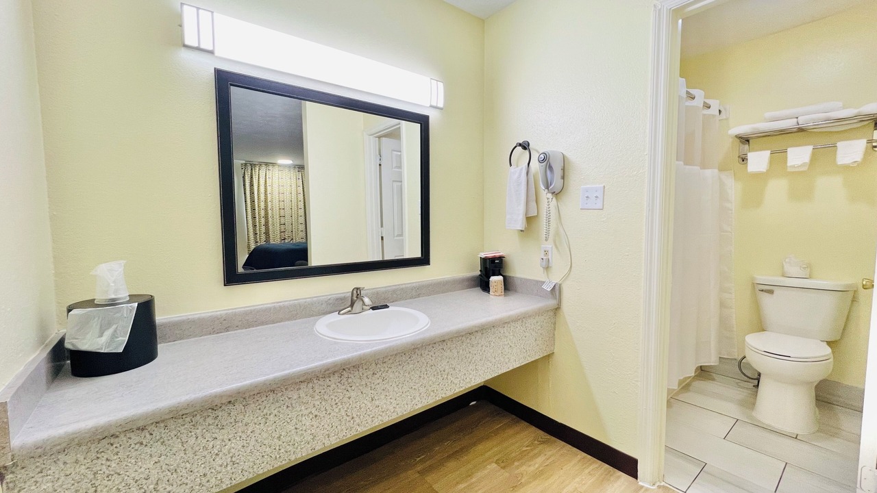 Photo of Bedroom in Berea