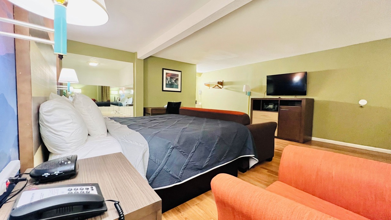Photo of Bedroom in Berea
