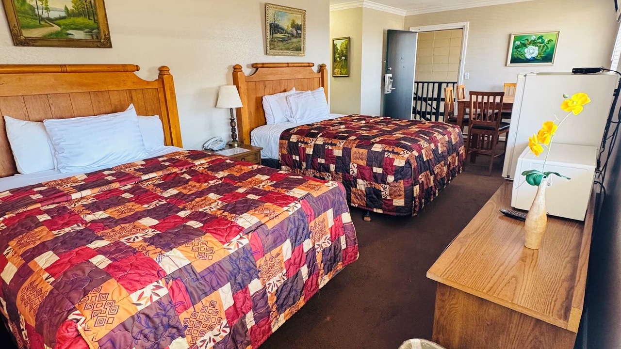 Photo of Bedroom in Branson Theater District