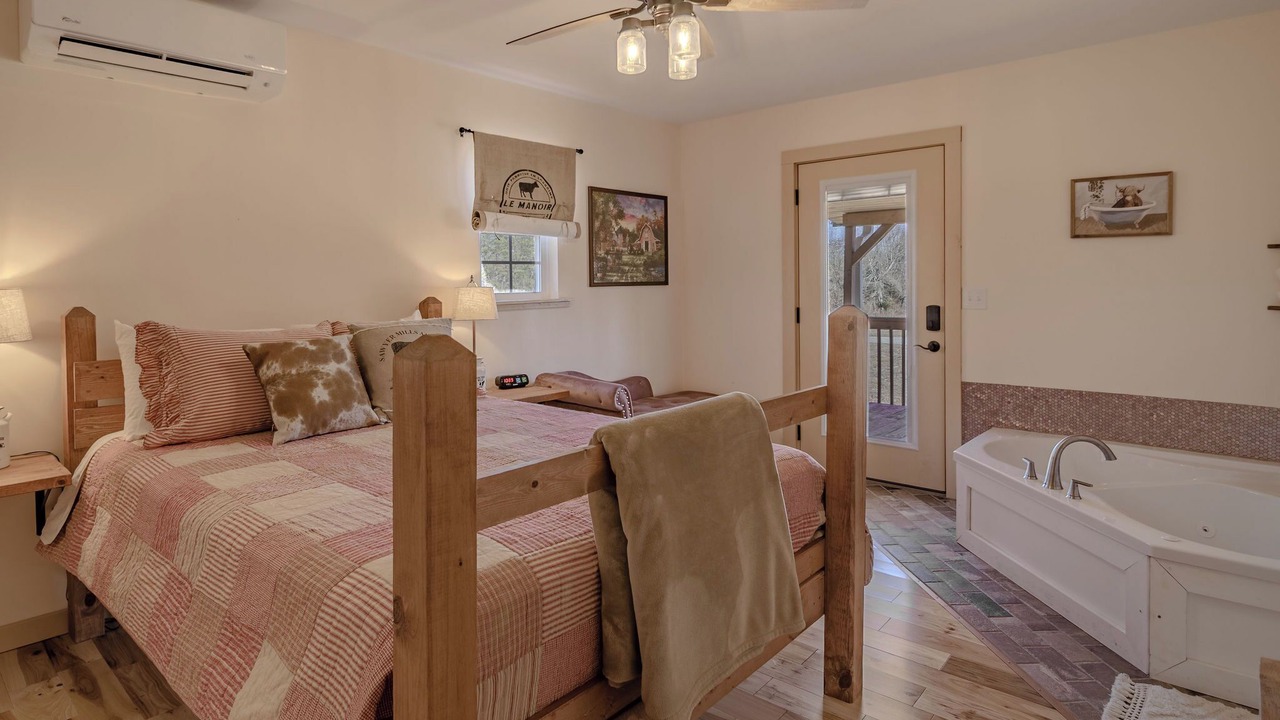 Photo of Bedroom in Whitley City