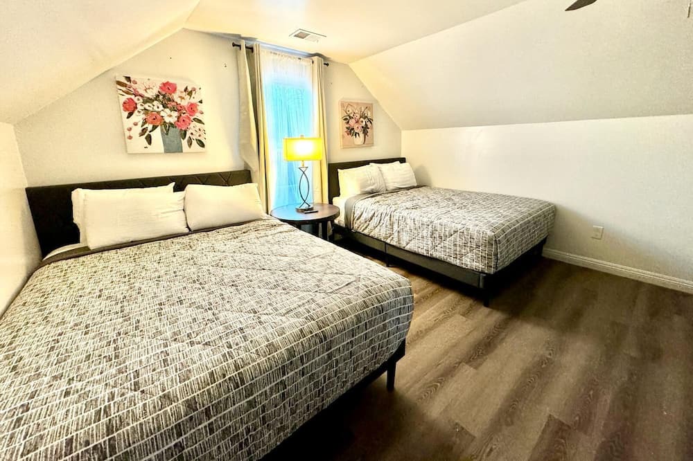 Photo of Bedroom in Walnut Grove