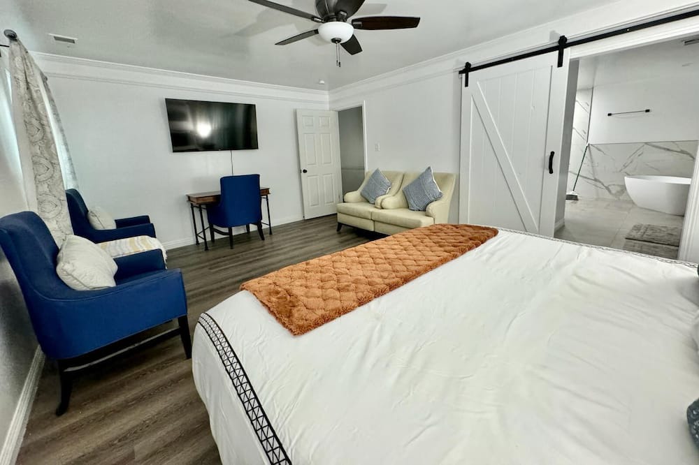 Photo of Bedroom in Walnut Grove