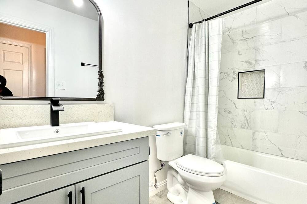 Photo of Bathroom in Walnut Grove