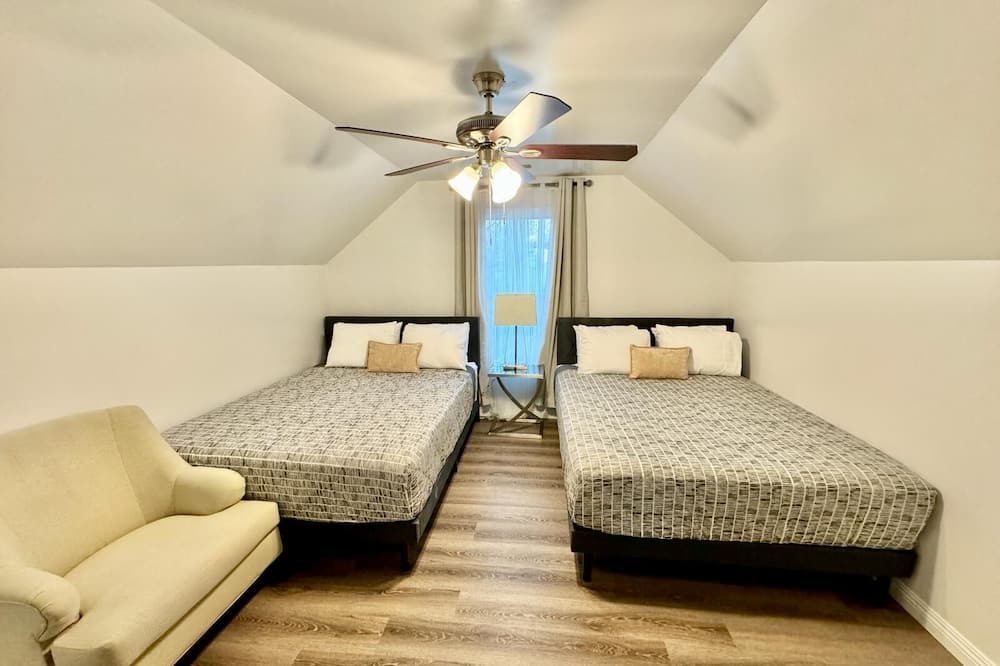 Photo of Bedroom in Walnut Grove