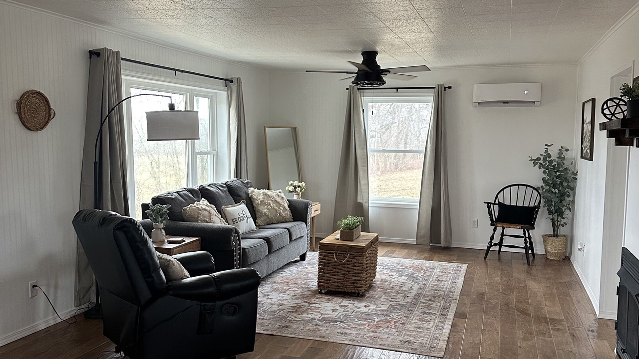 Photo of Livingroom in Peace Valley