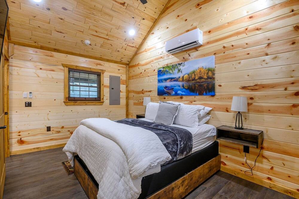 Photo of Bedroom in Smithville