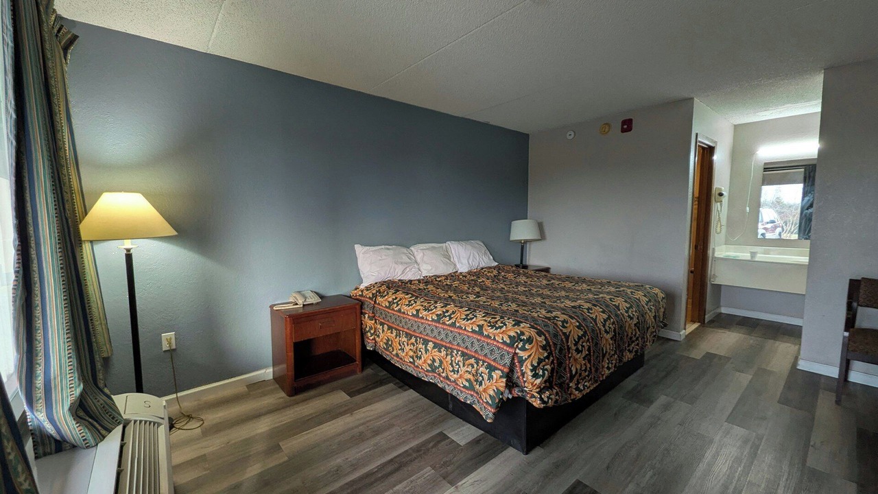 Photo of Bedroom in Loudon