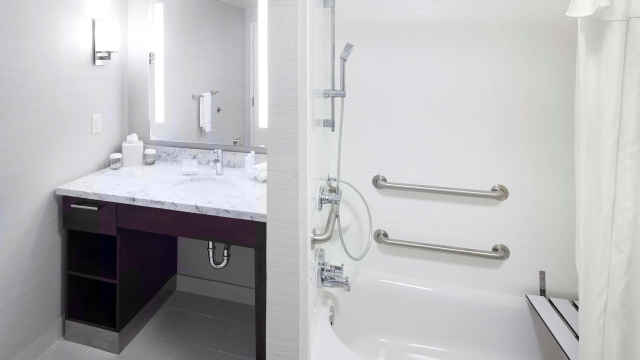 Photo of Bathroom in Graysville