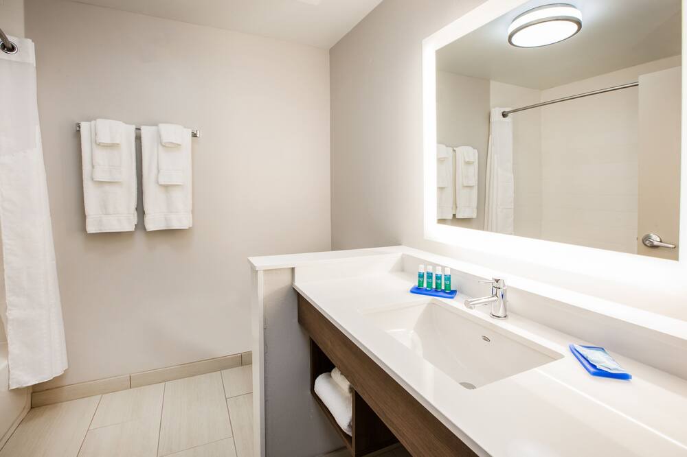 Photo of Bathroom in Murray