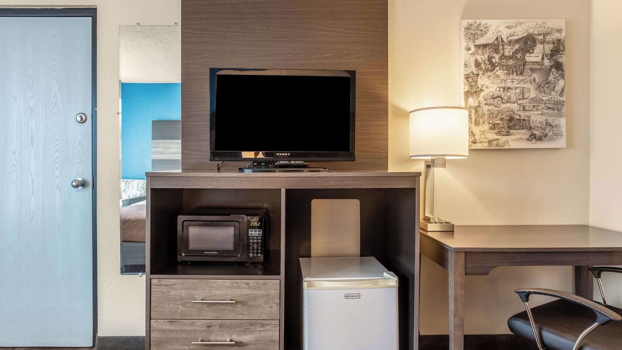 Photo of Bedroom in Branson Theater District