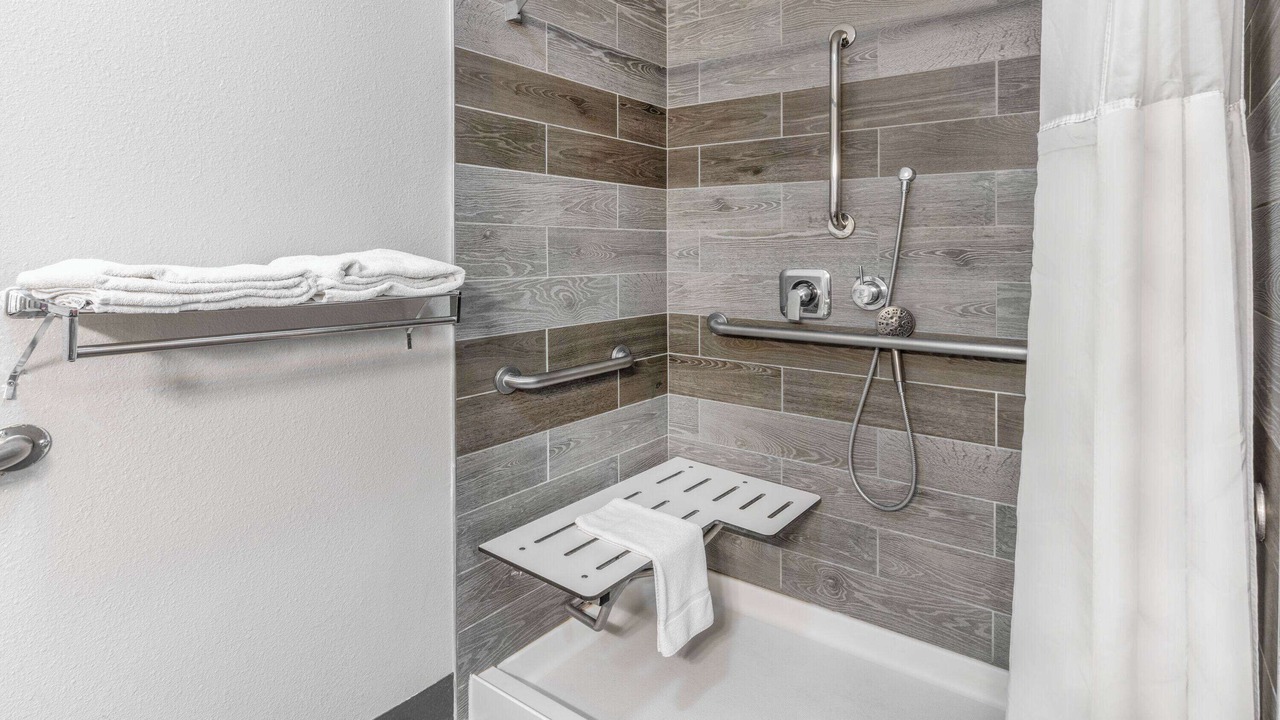 Photo of Bathroom in Lamar