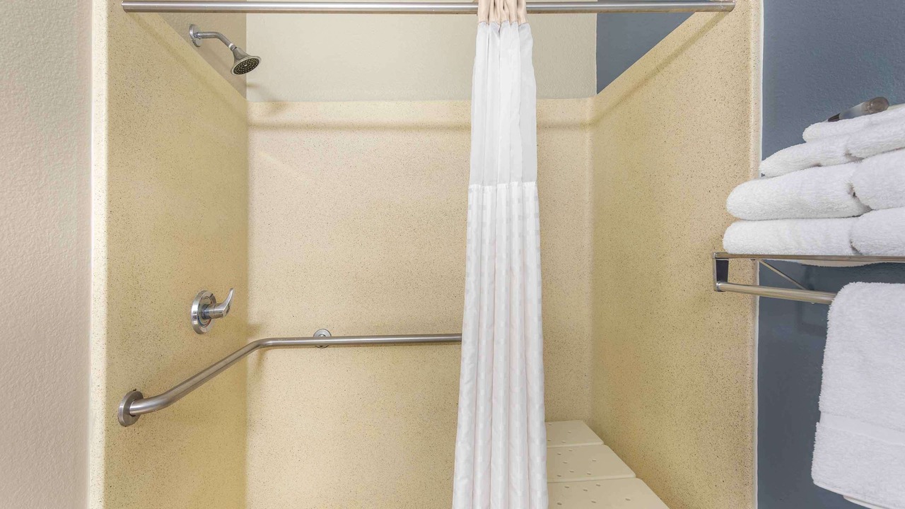 Photo of Bathroom in White Station