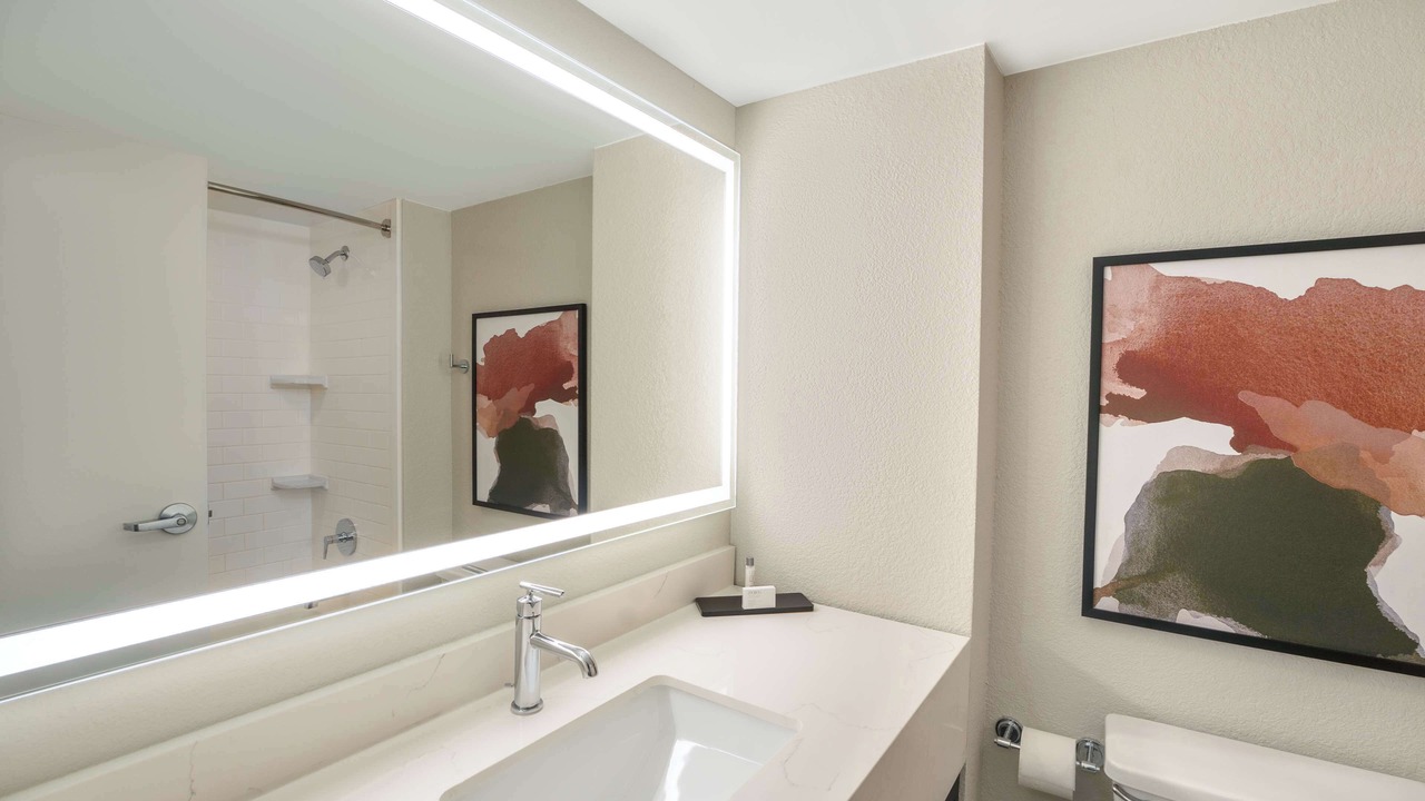 Photo of Bathroom in White Station