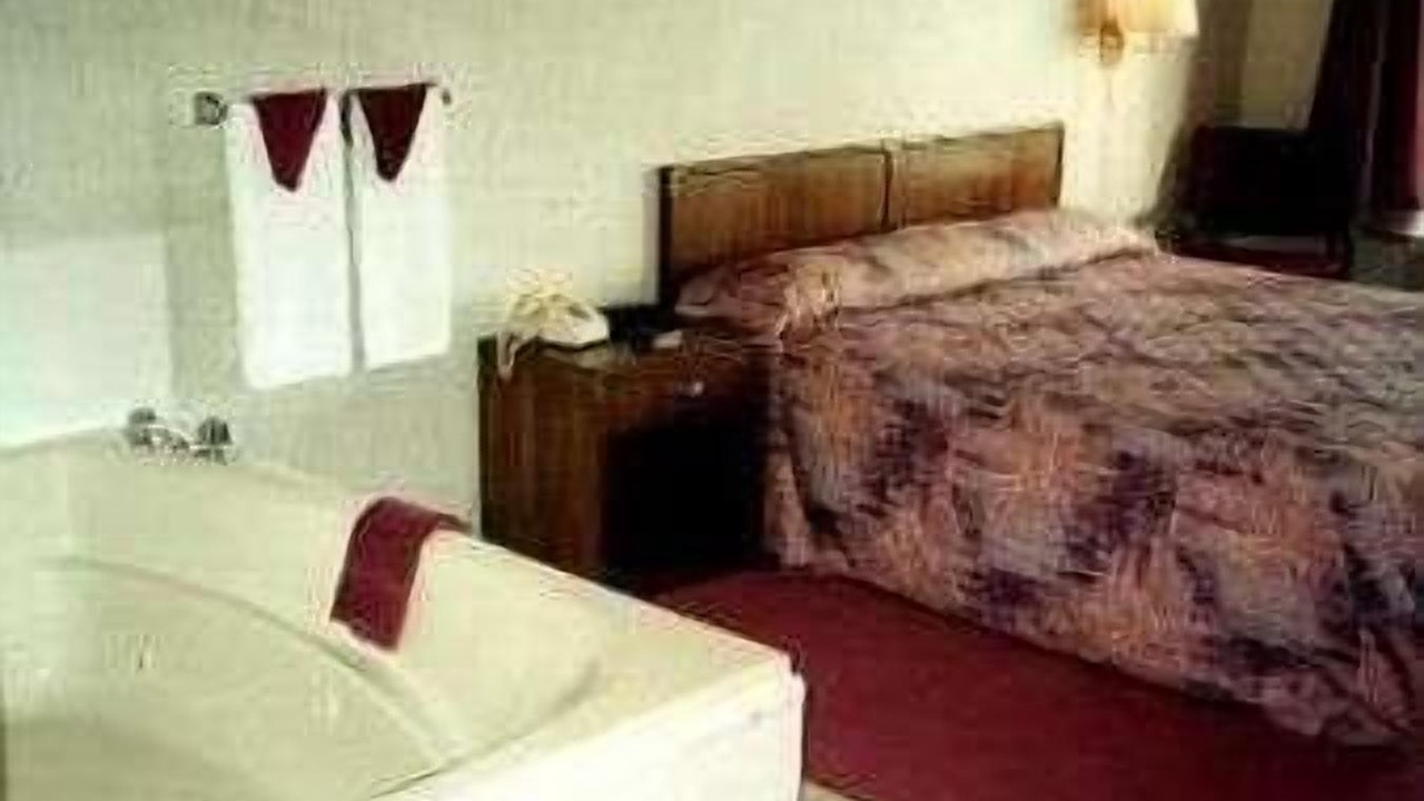 Photo of Bedroom in Branson Theater District