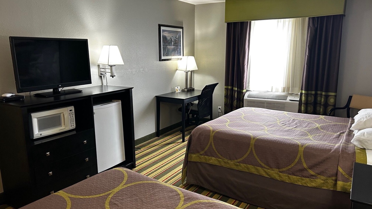 Photo of Bedroom in Mound City