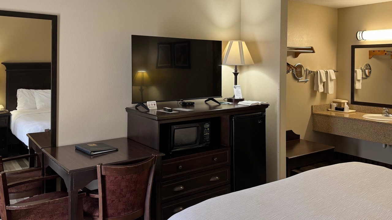 Photo of Bedroom in Branson Theater District