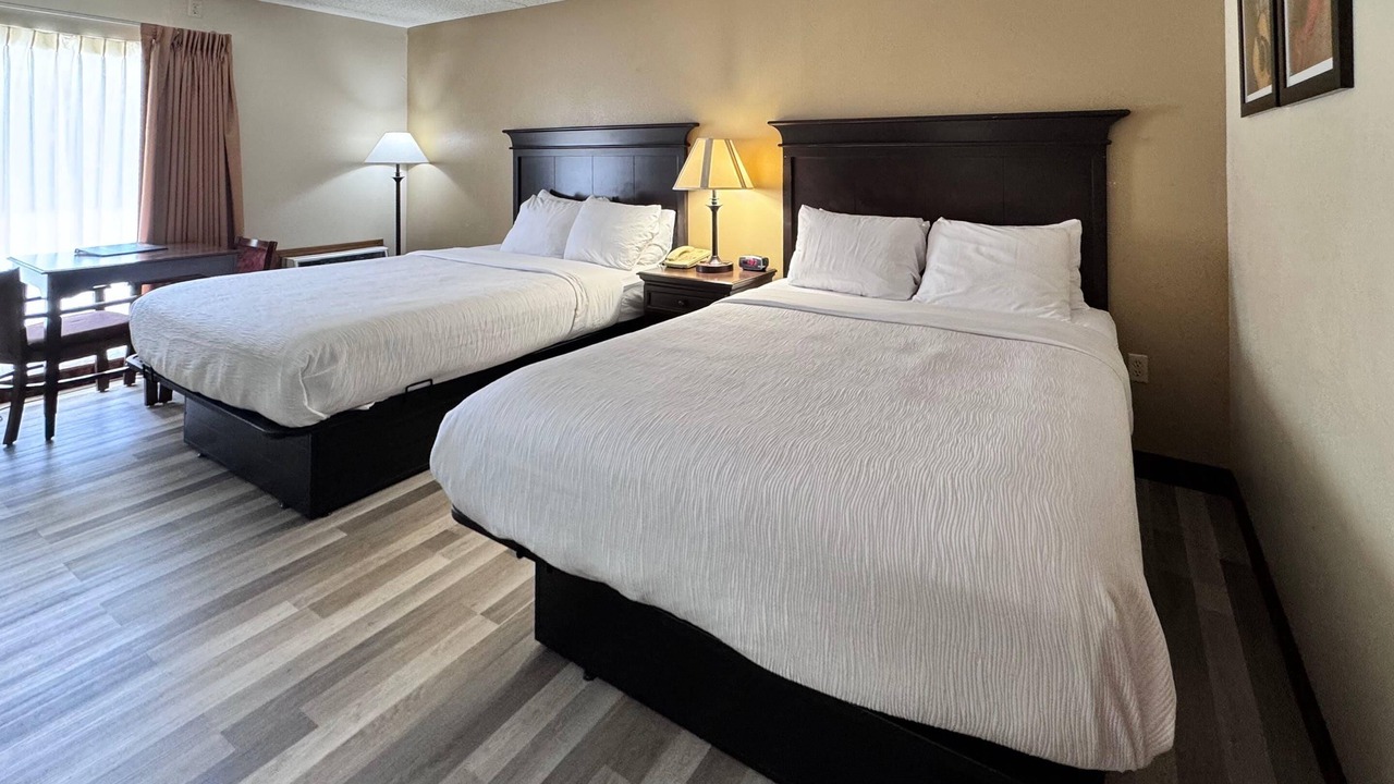 Photo of Bedroom in Branson Theater District