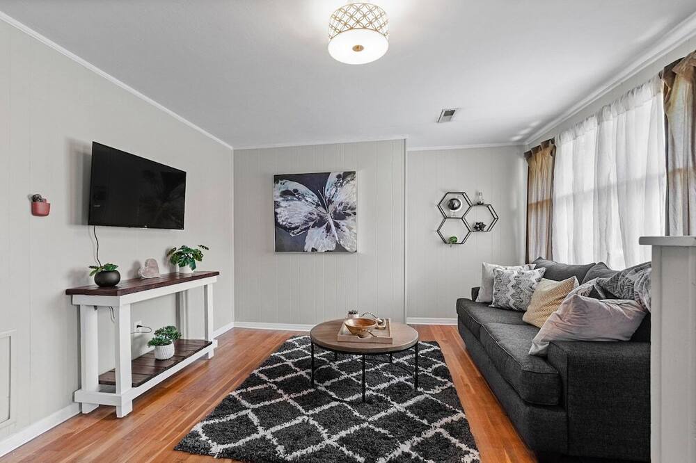 Photo of Livingroom in East Ridge