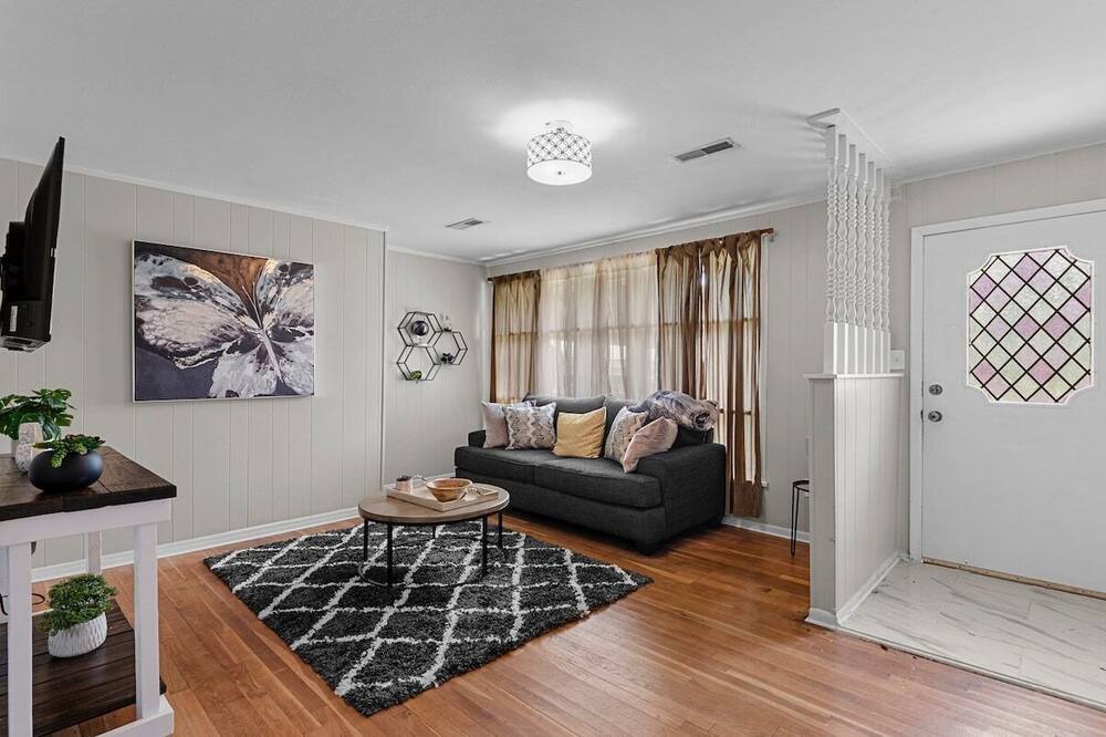 Photo of Livingroom in East Ridge