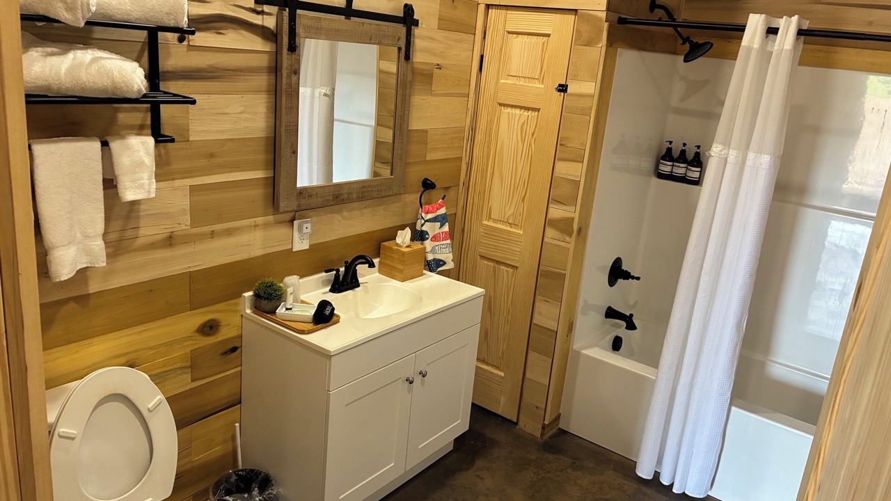 Photo of Bathroom in Counce