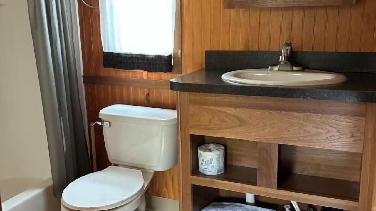 Photo of Bathroom in Chocowinity