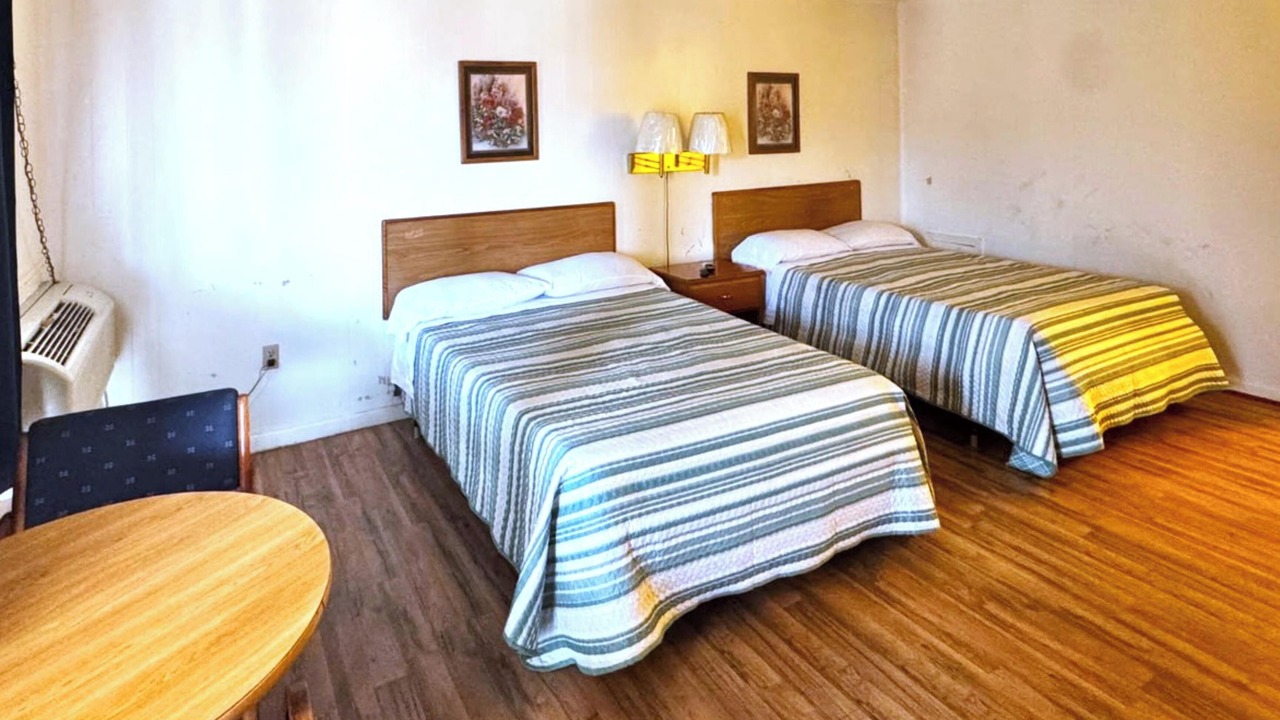 Photo of Bedroom in Lake Village