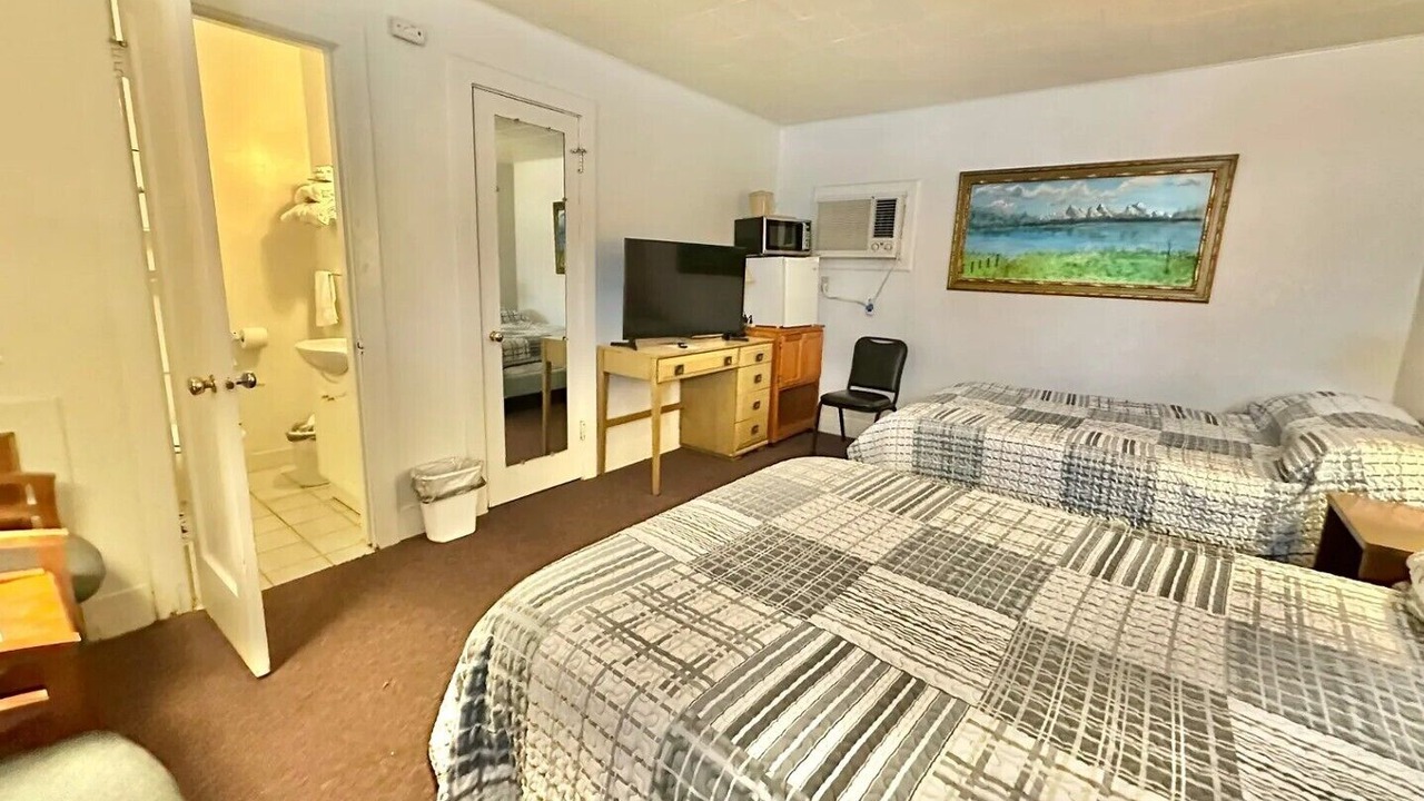 Photo of Bedroom in Flora