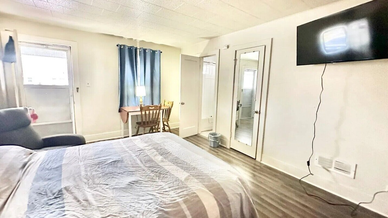 Photo of Bedroom in Flora