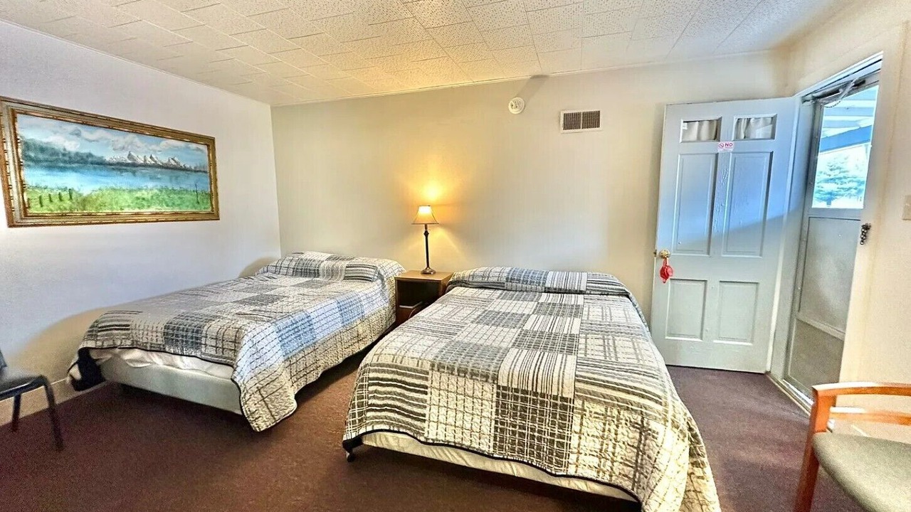 Photo of Bedroom in Flora