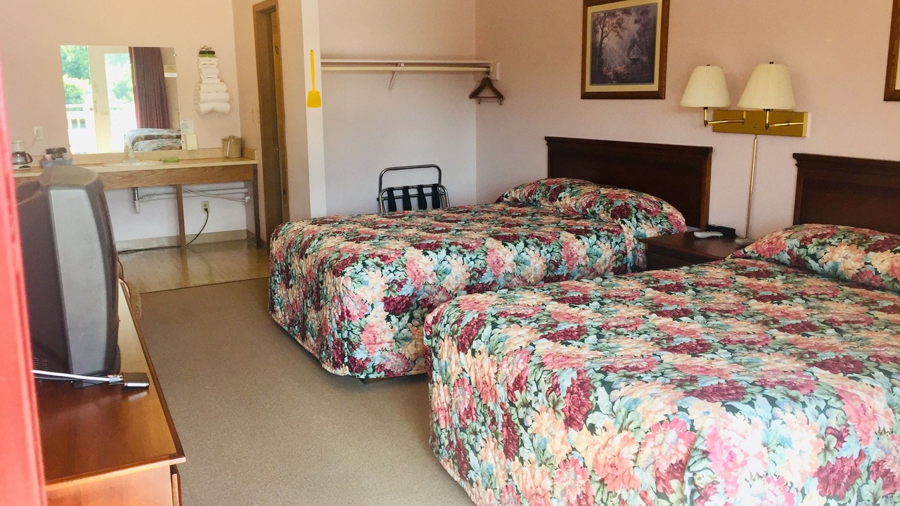 Photo of Bedroom in Branson West