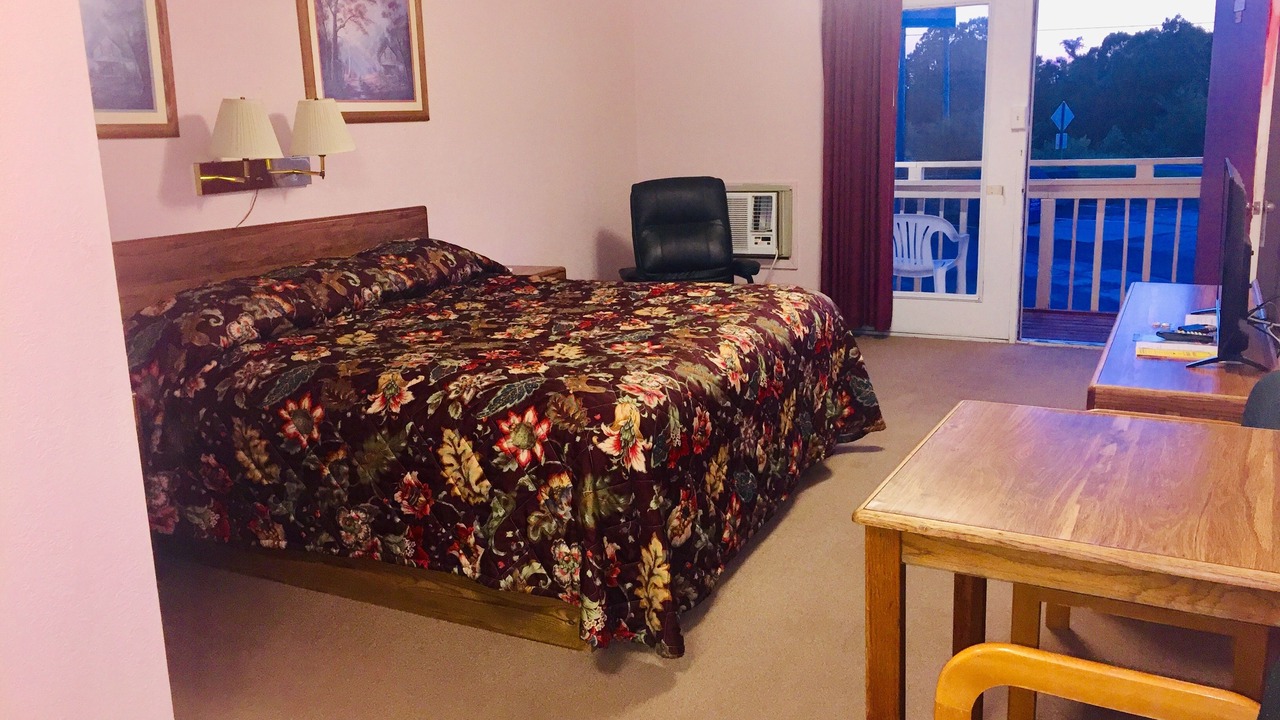 Photo of Bedroom in Branson West