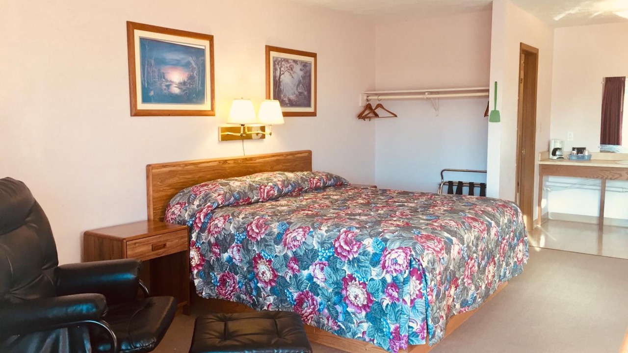 Photo of Bedroom in Branson West