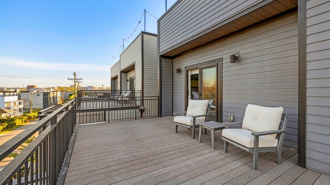 Photo of Patio Balcony in Hadley - Washington