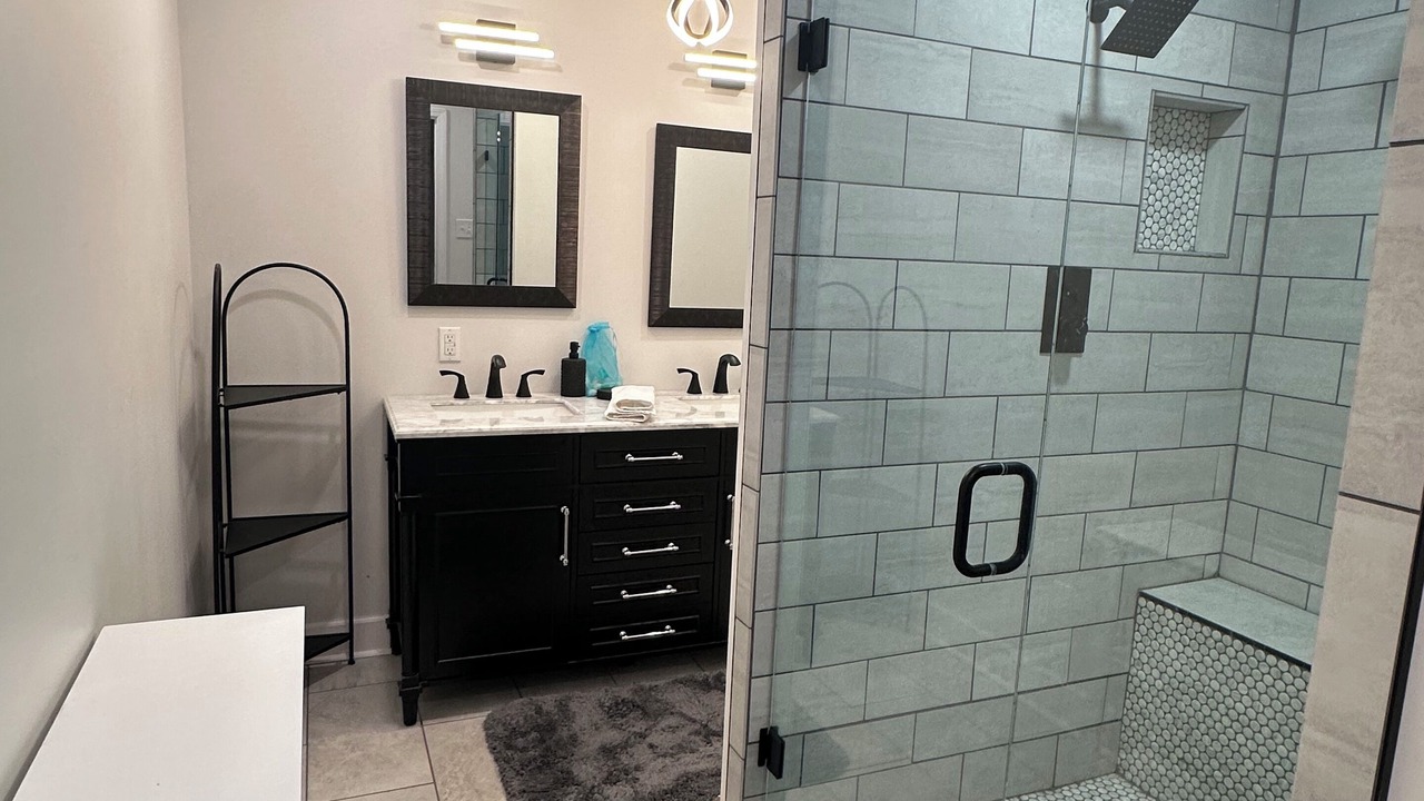 Photo of Bathroom in East Memphis