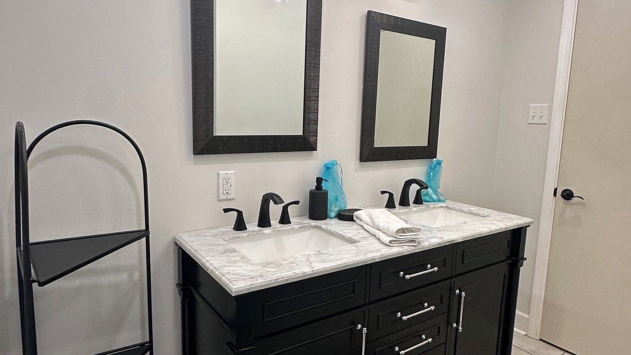 Photo of Bathroom in East Memphis