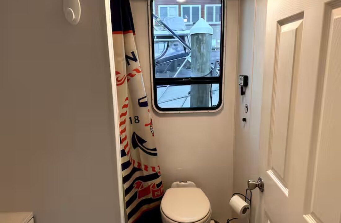Photo of Bathroom in Manteo