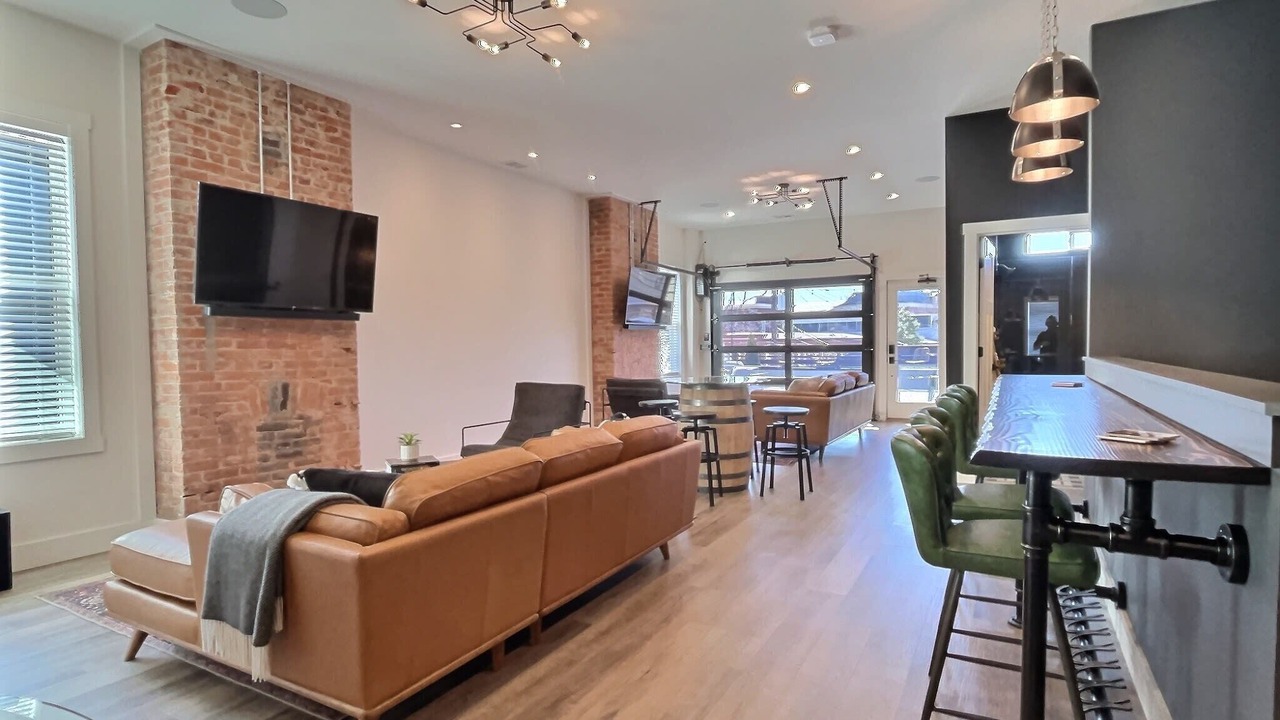 Photo of Livingroom in Cherokee Triangle