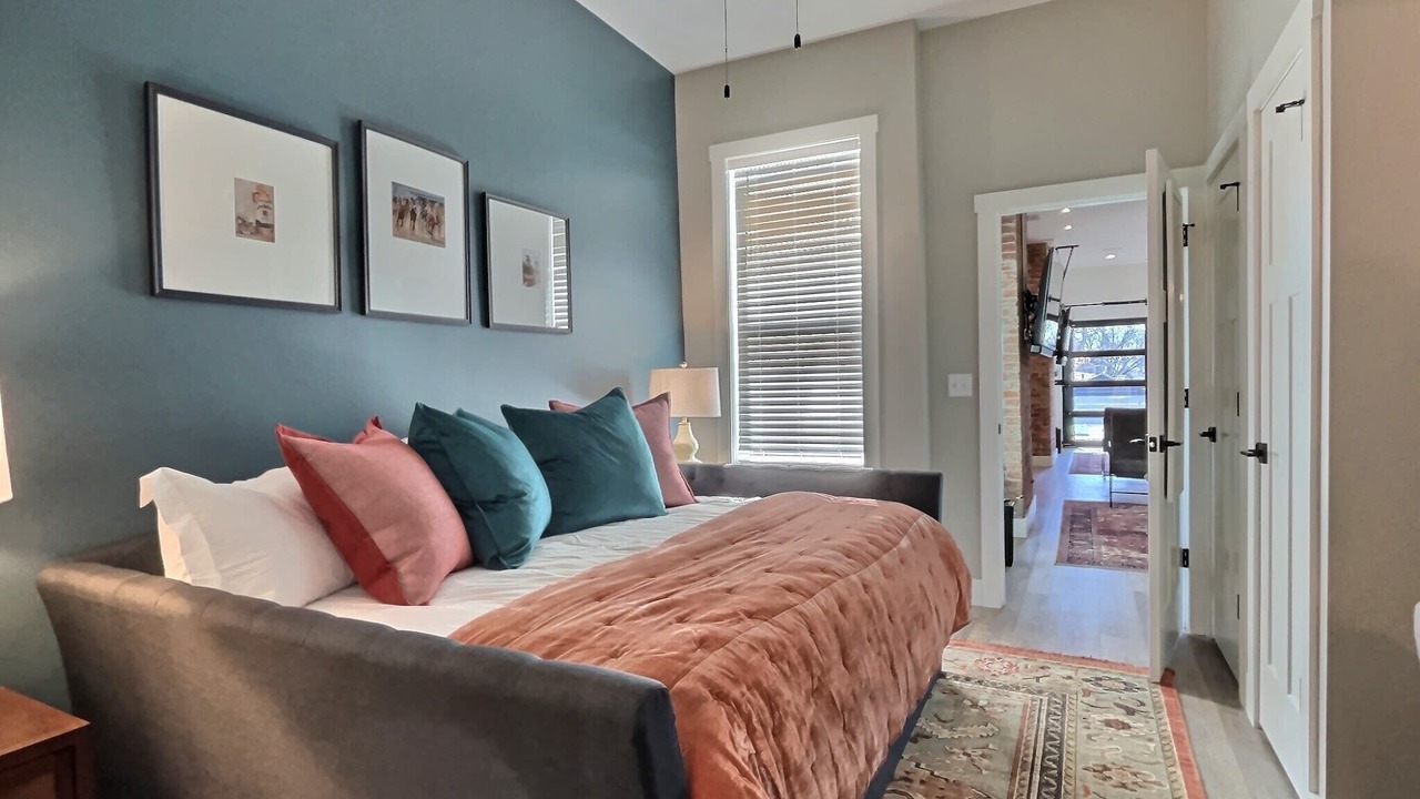 Photo of Bedroom in Cherokee Triangle